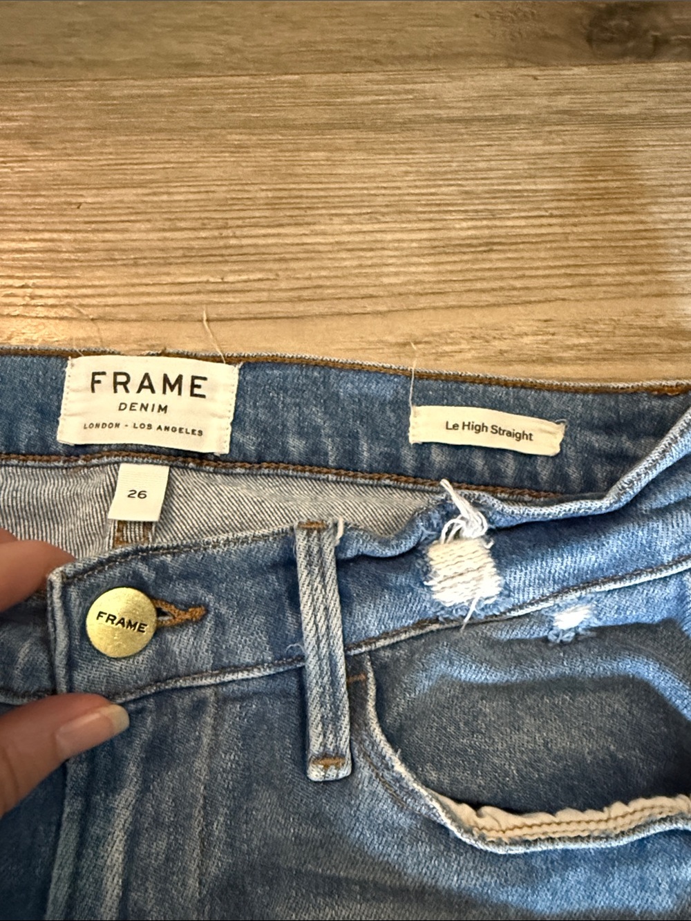 Frame Denim Women's Straight-Leg Jeans in Light Blue Wash - Picture 3 of 6